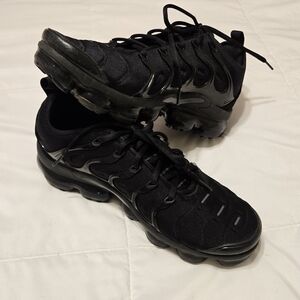 Nike Men's Black VaporMax Athletic Shoes